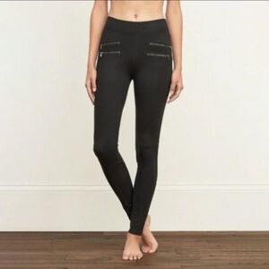 ABERCROMBIE & FITCH Moto Zipper Ponte Legging
Black Size M